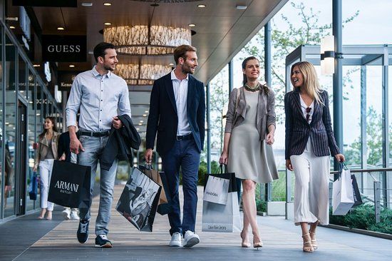 Fashion Arena Prague Alışveriş Merkezi